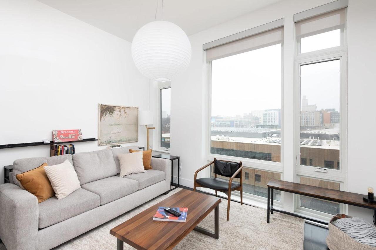 Modern 1Br Apt With Skywalk To Fiserv, Rooftop, And Parking Milwaukee Exterior photo